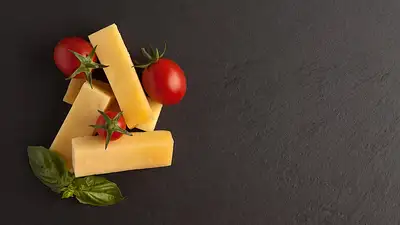 Ser cheddar – właściwości, kalorie i zastosowanie w diecie