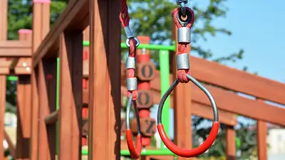 Podciąganie na drążku – efekty, korzyści i technika treningu