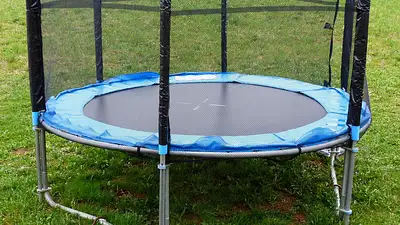 Trening na trampolinie ogrodowej – skuteczny fitness w domu