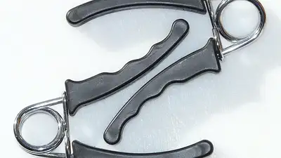 Trening z małymi ciężarami – skuteczna metoda na siłę i wytr