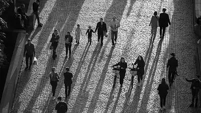 Korzyści z regularnych spacerów dla zdrowia i samopoczucia