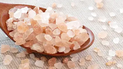Sól himalajska vs sól tradycyjna – różnice i właściwości
