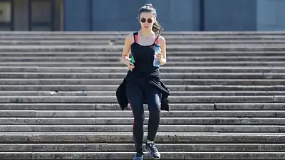 Ćwiczenia na schodach – skuteczny trening na piękne nogi