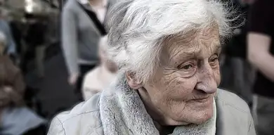 Bluzy damskie athleisure: porady i stylizacje