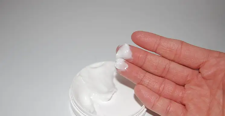 Wypryski na ciele – przyczyny i sposoby radzenia sobie