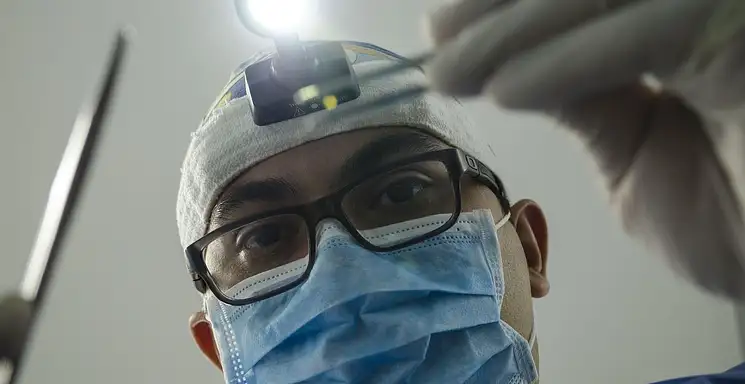 Paradontoza: objawy, leczenie i jak zapobiegać