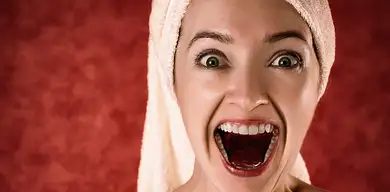 Jak zapobiec przebarwieniom zębów? Praktyczne wskazówki