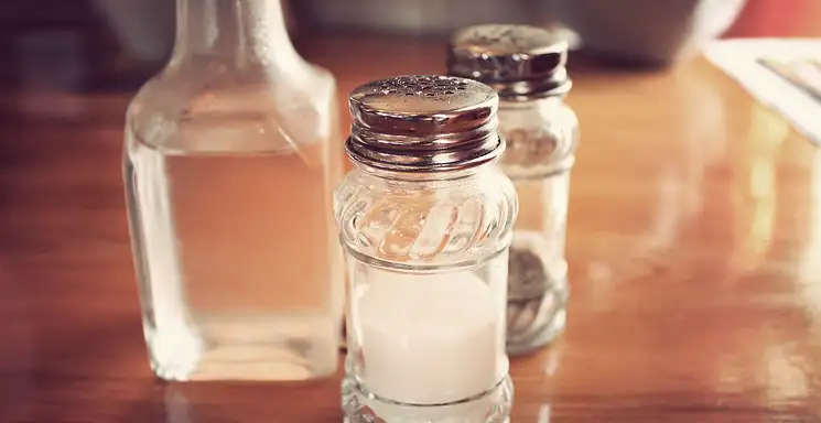 Czy ocet jest szkodliwy? Fakty i mity o jego działaniu