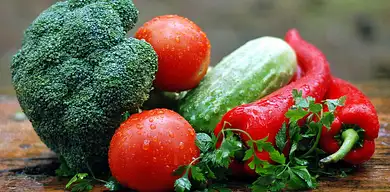 Surówka w diecie – jakie warzywa wybrać do zdrowych posiłków