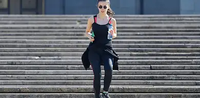 Ćwiczenia na schodach – sposób na piękne nogi